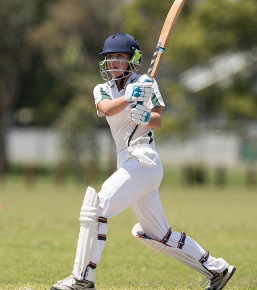 Machine Stitched Cricket Leather Ball vs. Hand Stitched: Unravelling the Debate